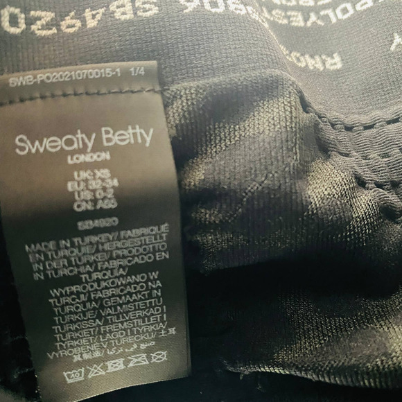 Sweaty Betty Stamina Sports Bra Grey Leopard Black Camouflage Size XS NWT - Picture 7 of 11